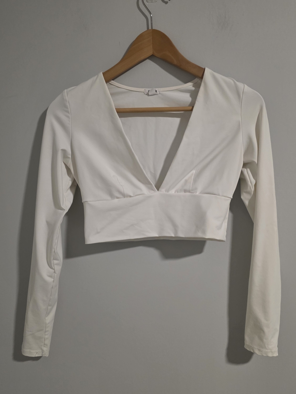 Garage White Long Sleeve Plunge V-Neck Crop Top Size Small